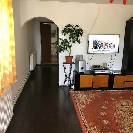 Miro Uno In Lägenhet Năvodari