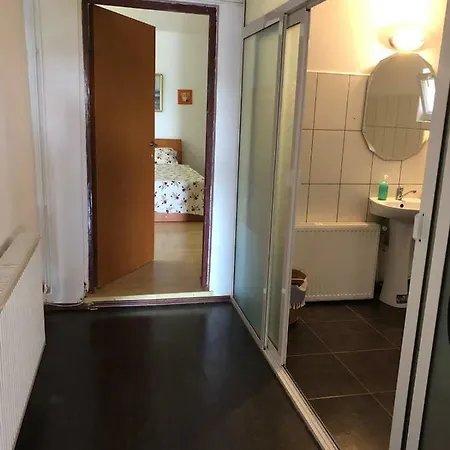 Miro Uno In Lägenhet *